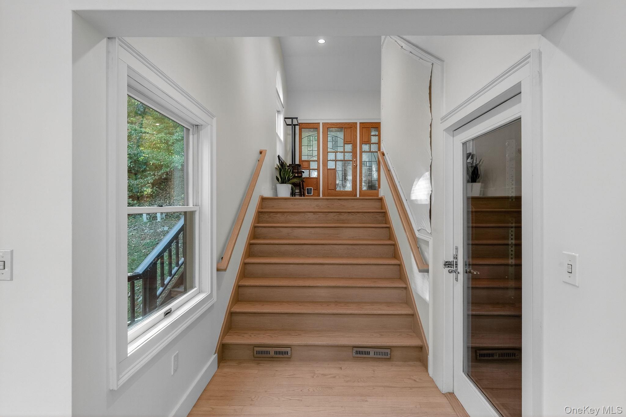 83 River Road, Esopus, NY 12487