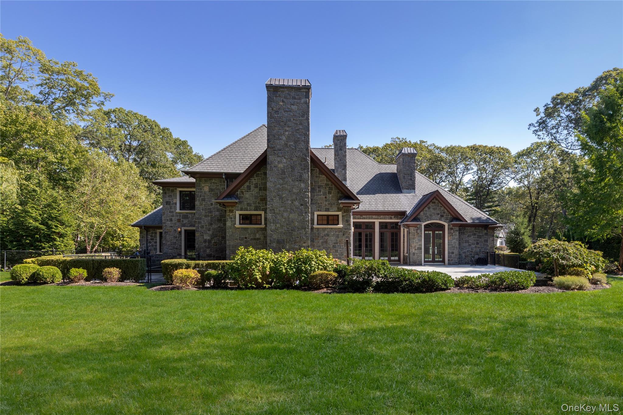 11 Victorian Lane, Brookville, NY 11545