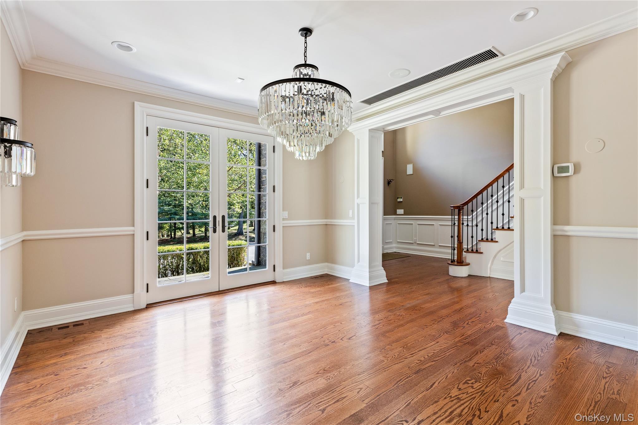 11 Victorian Lane, Brookville, NY 11545