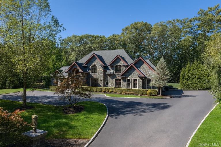 11 Victorian Lane, Brookville, NY 11545