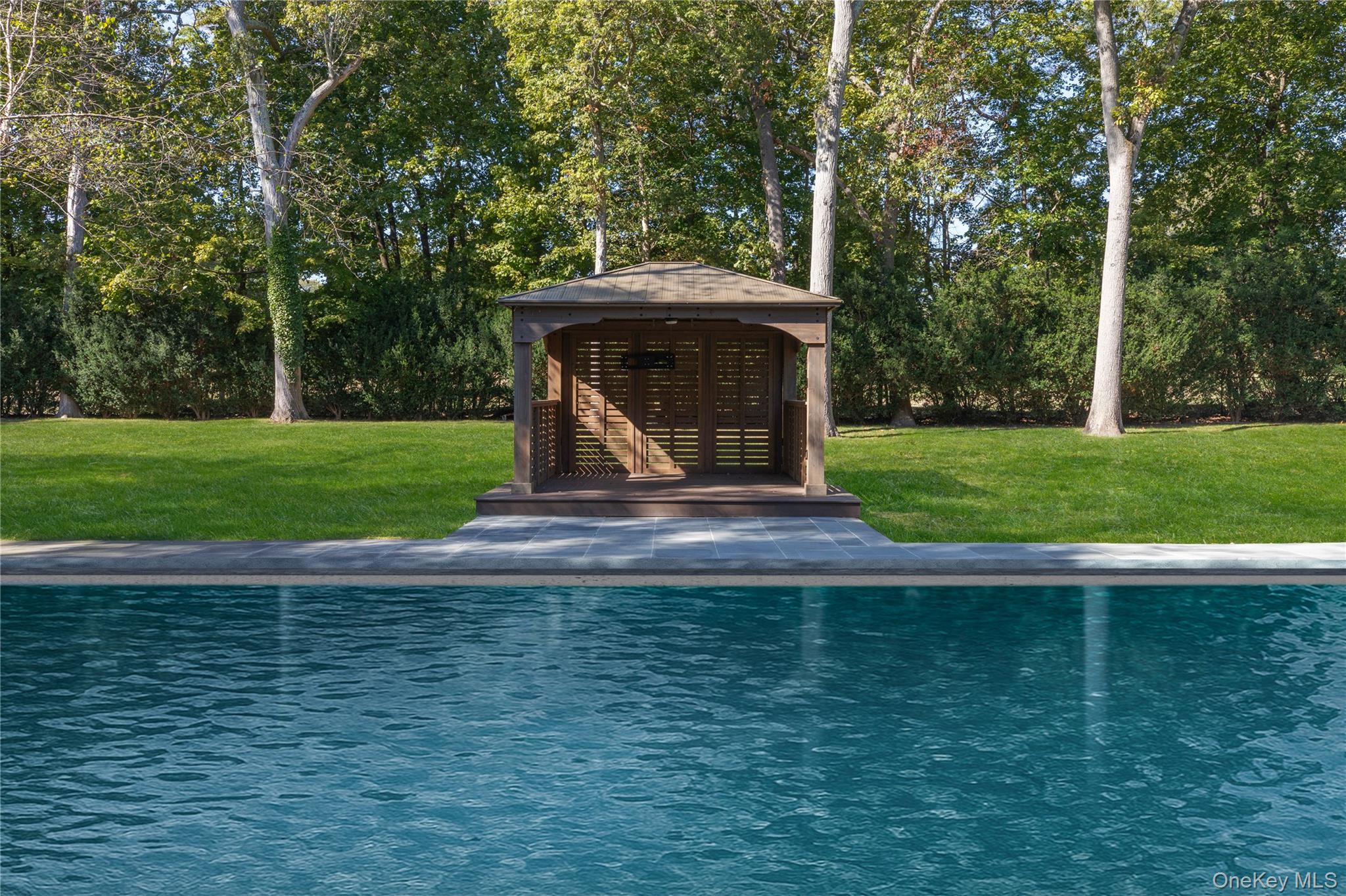 11 Victorian Lane, Brookville, NY 11545