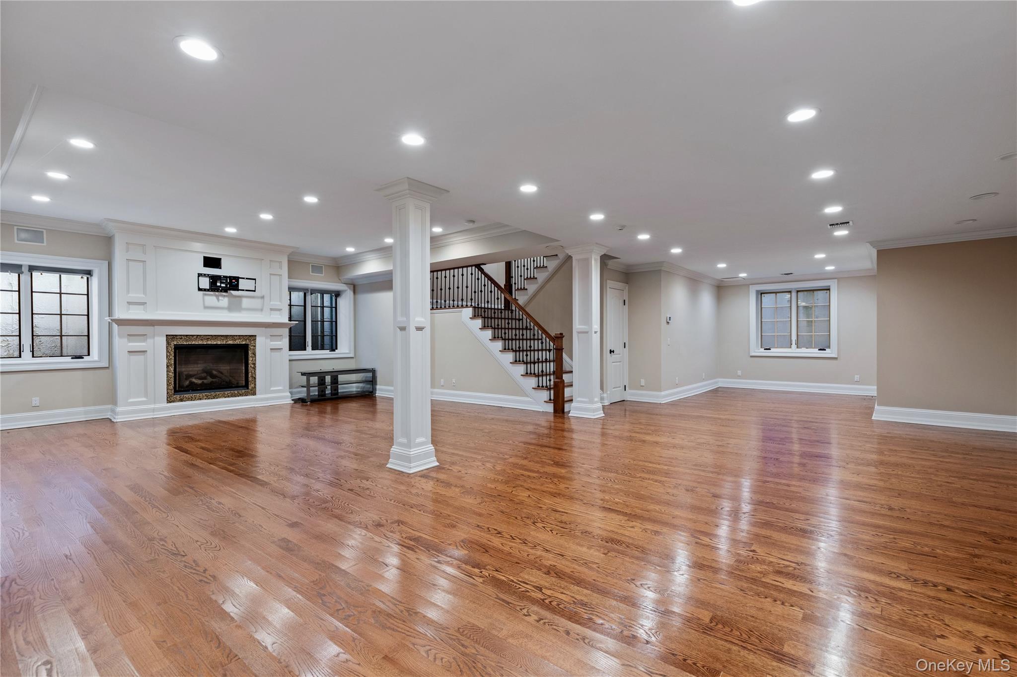 11 Victorian Lane, Brookville, NY 11545