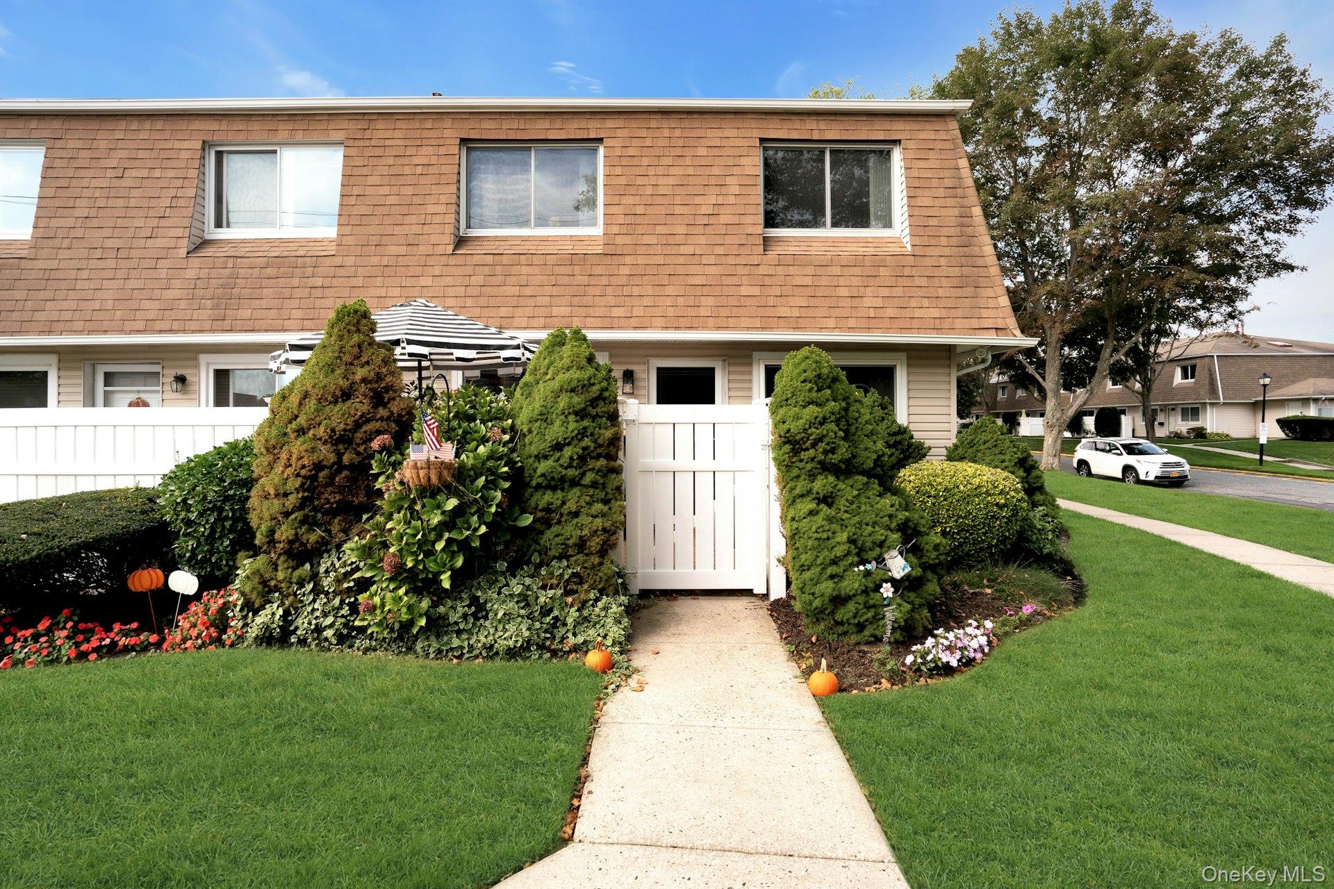 219 Storm Drive, Holtsville, NY 11742