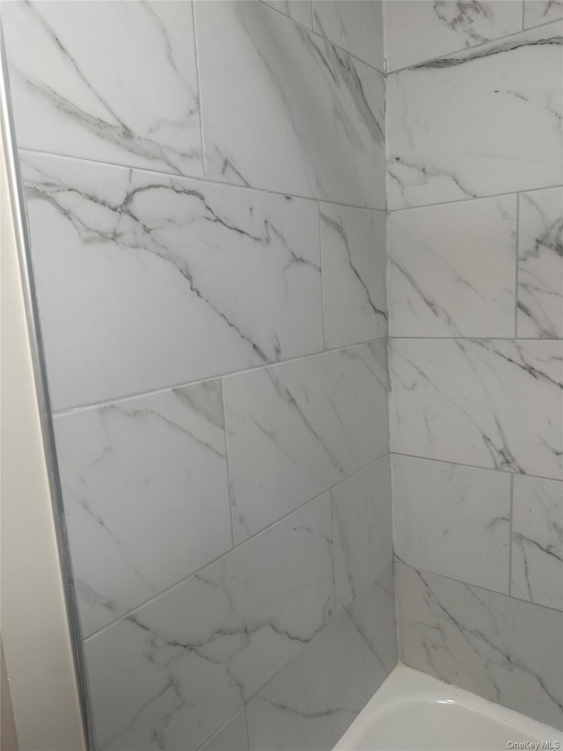 West Babylon, NY 11704