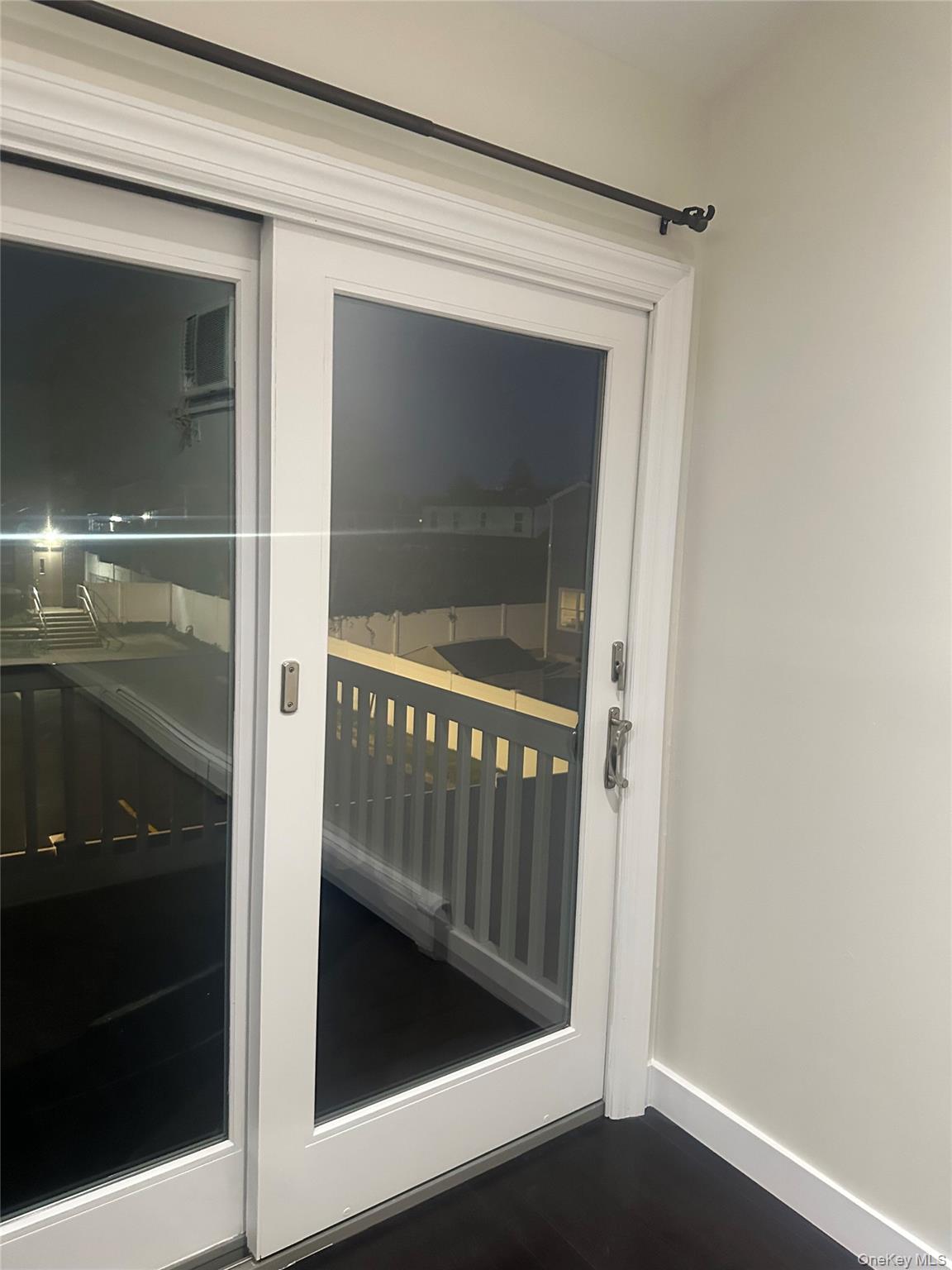 West Babylon, NY 11704