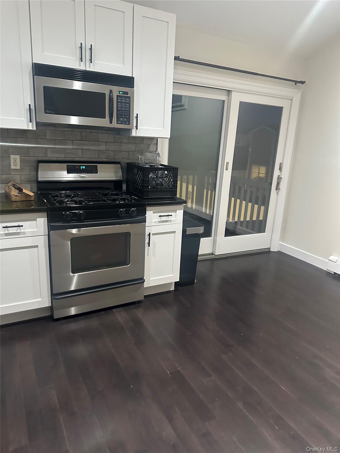 West Babylon, NY 11704