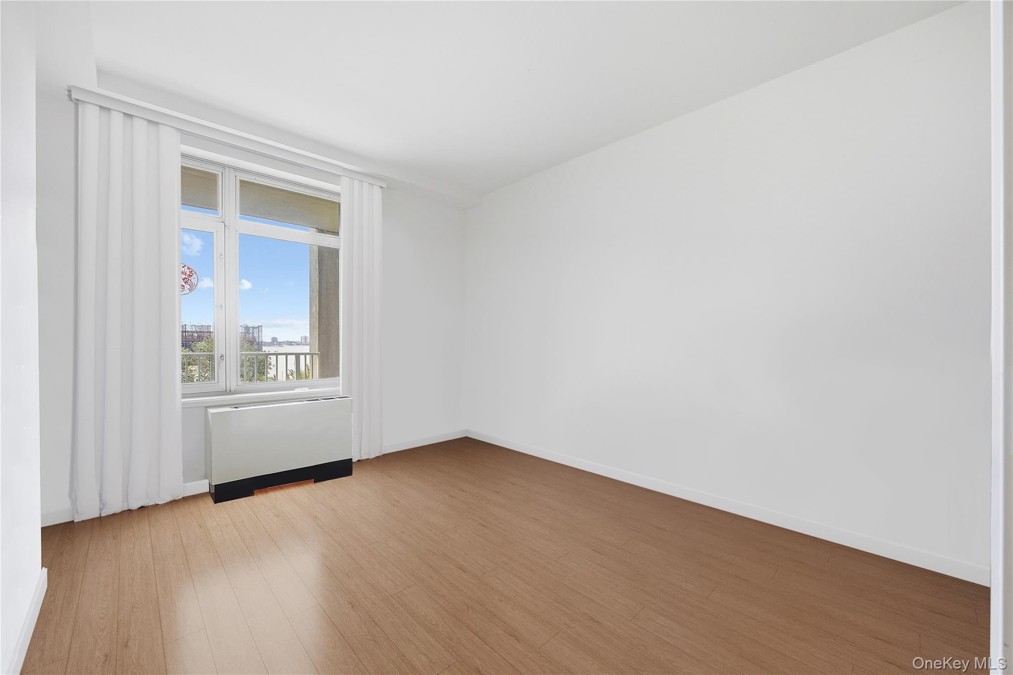 40-28 COLLEGE POINT BLVD # 1011, Flushing, NY 11354