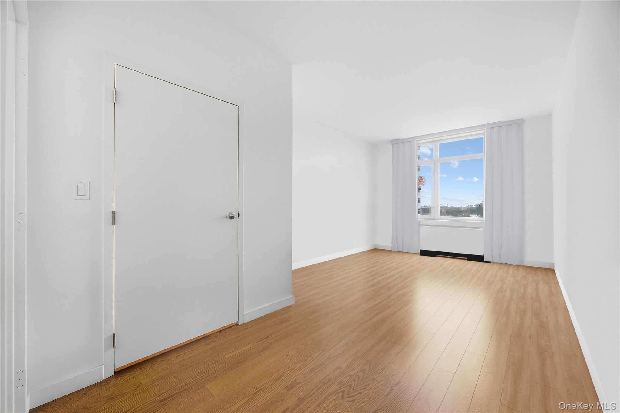 40-28 COLLEGE POINT BLVD # 1011, Flushing, NY 11354