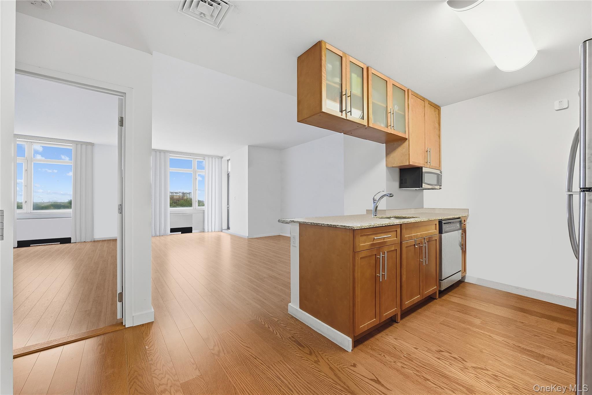 40-28 COLLEGE POINT BLVD # 1011, Flushing, NY 11354