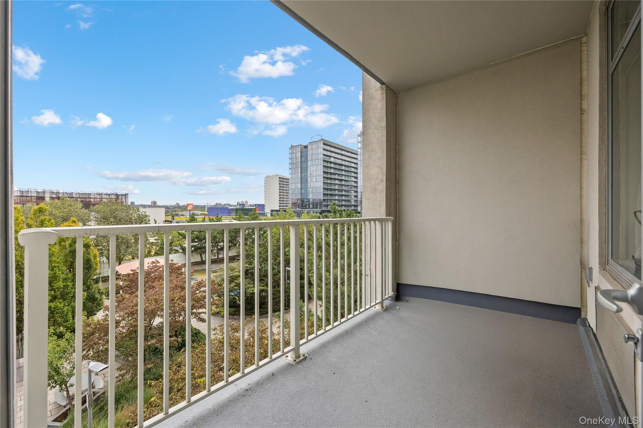 40-28 COLLEGE POINT BLVD # 1011, Flushing, NY 11354