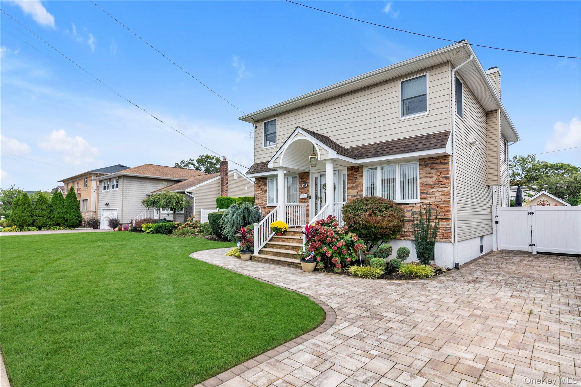 865 Third Avenue, Franklin Square, NY 11010