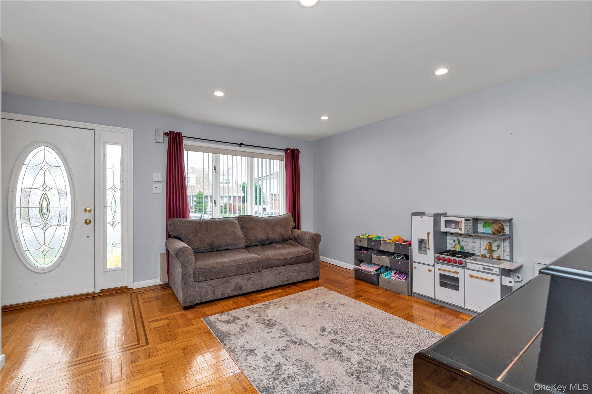 865 Third Avenue, Franklin Square, NY 11010