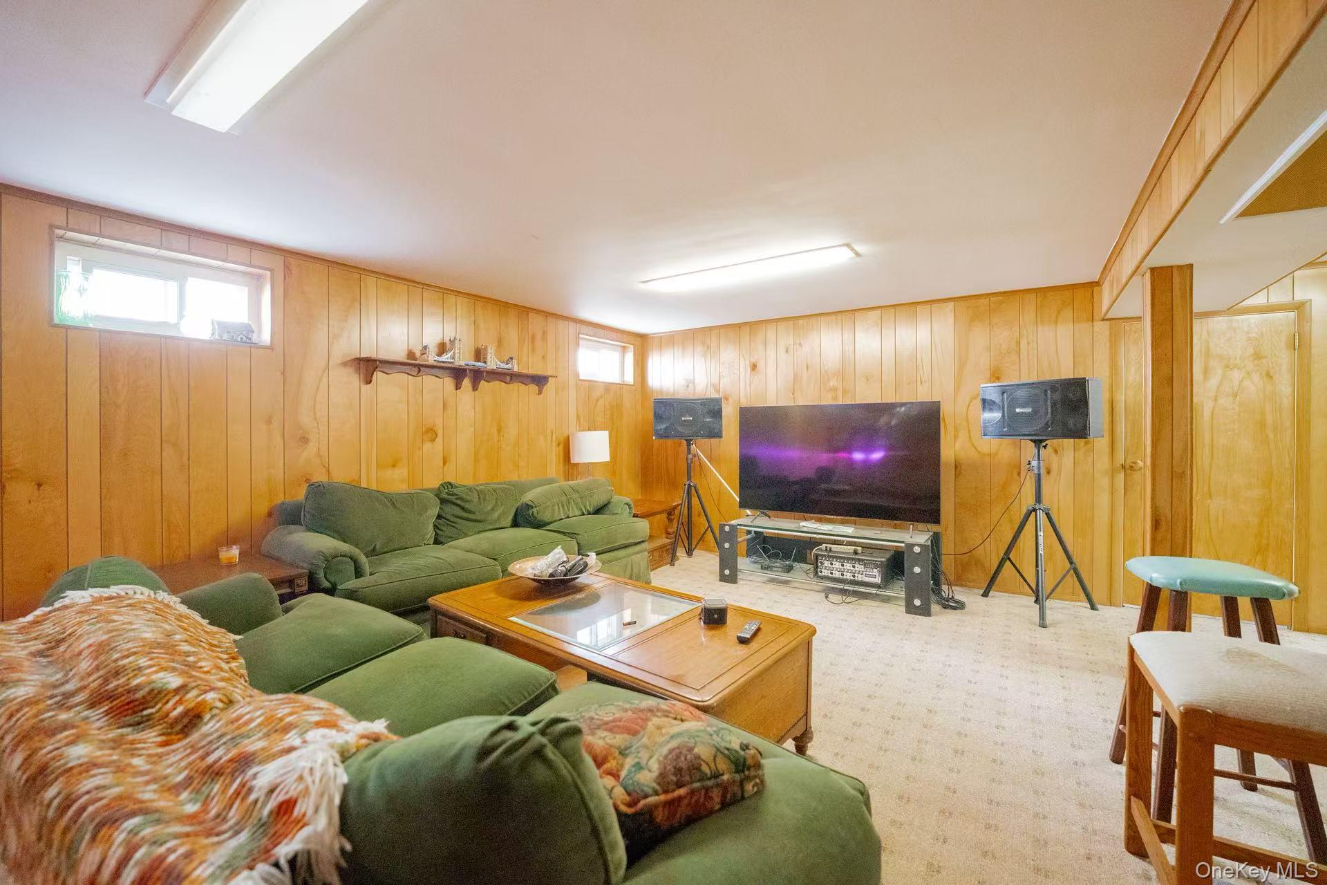 636 S 13th Street, New Hyde Park, NY 11040