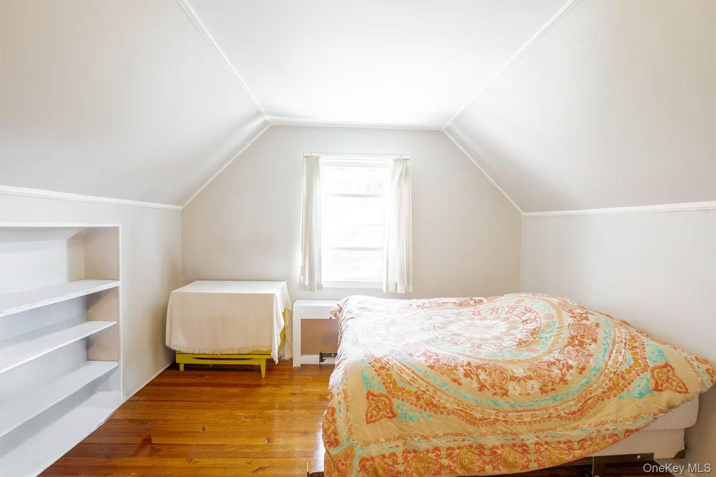 636 S 13th Street, New Hyde Park, NY 11040