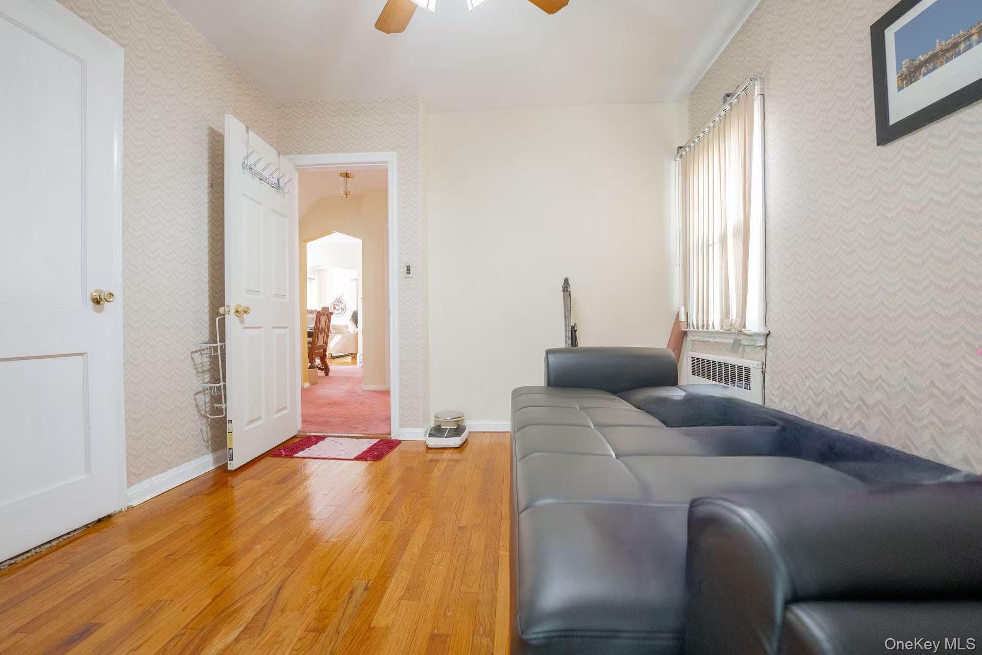 636 S 13th Street, New Hyde Park, NY 11040