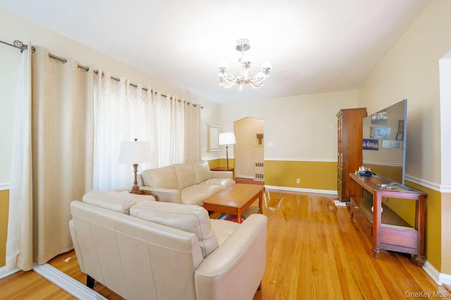 636 S 13th Street, New Hyde Park, NY 11040