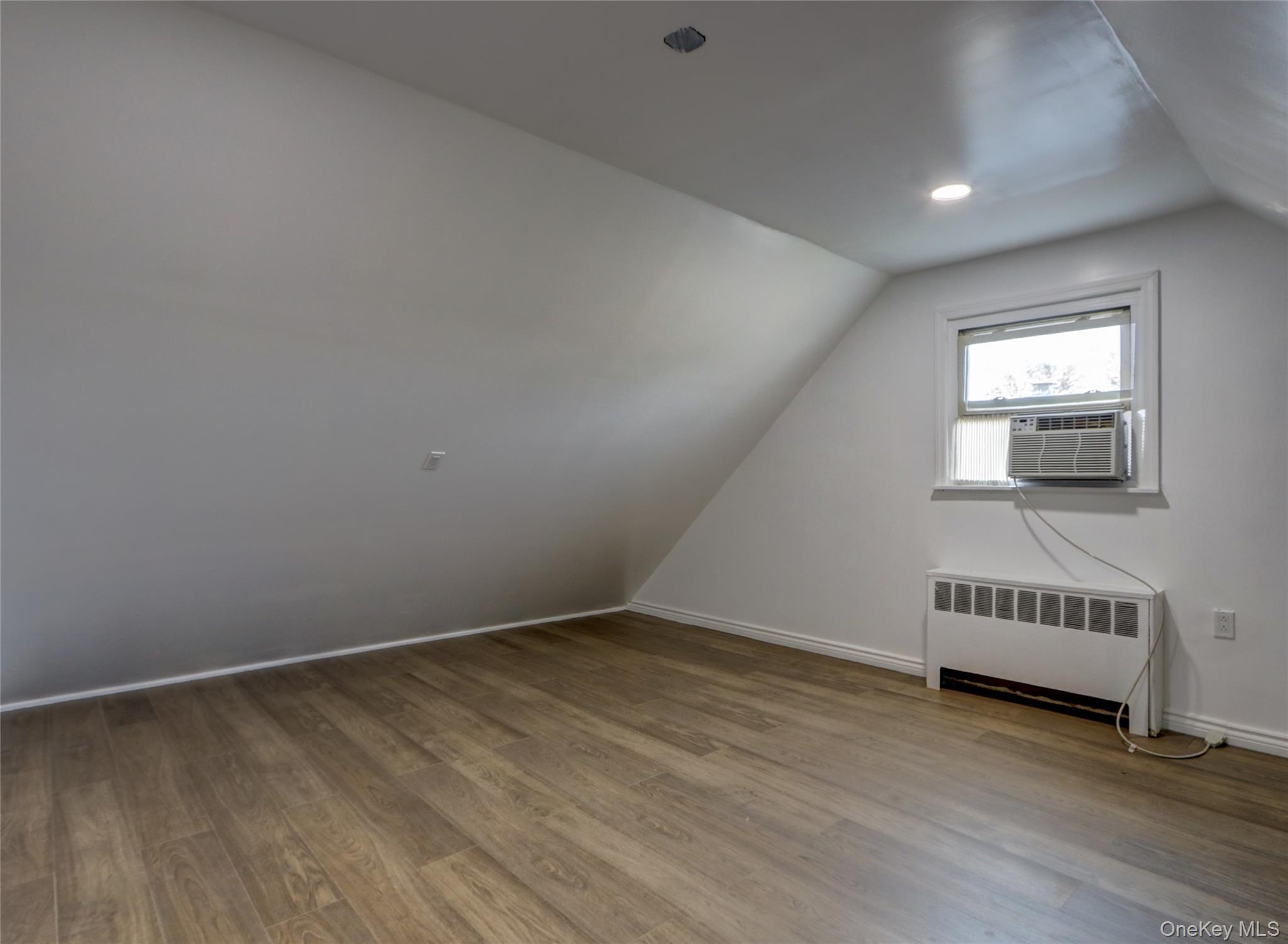 33 Oak street, Hicksville, NY 11801