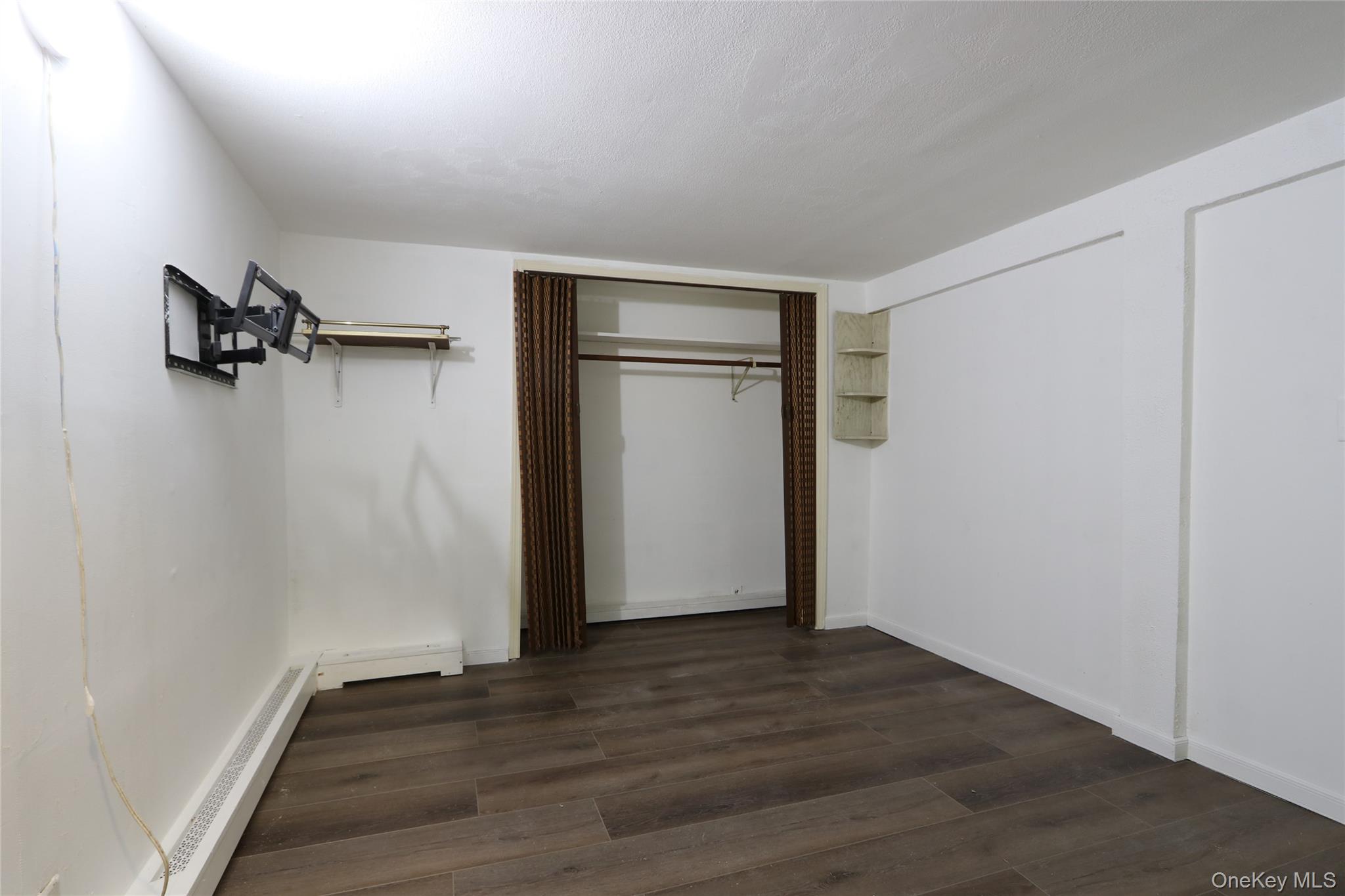 33 Oak street, Hicksville, NY 11801