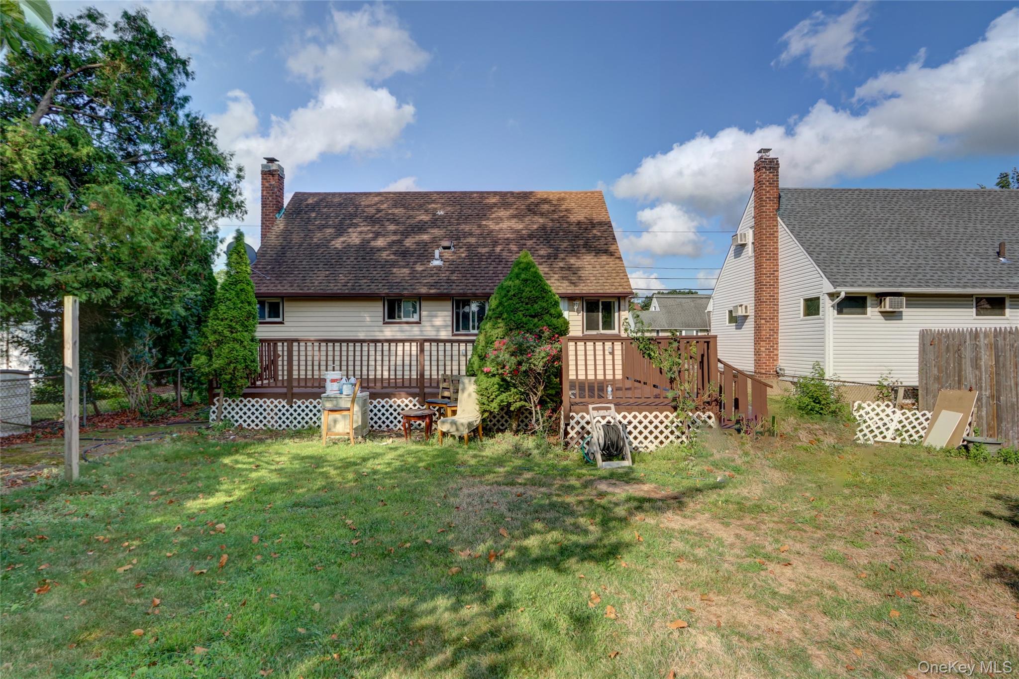 33 Oak street, Hicksville, NY 11801