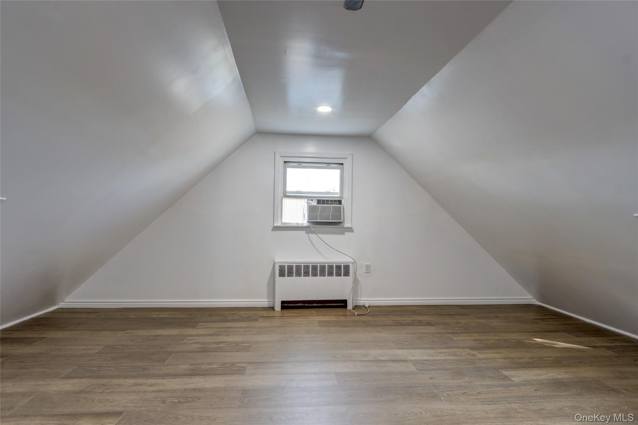 33 Oak street, Hicksville, NY 11801