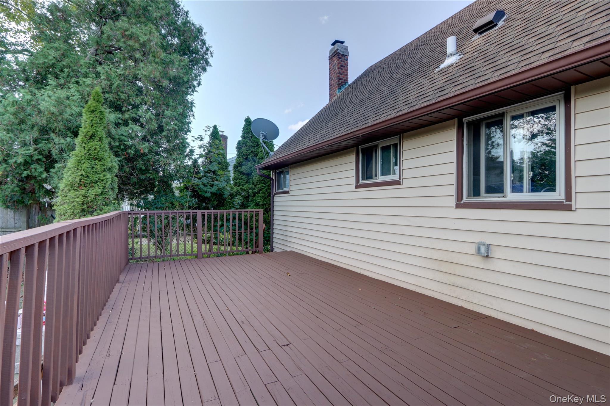 33 Oak street, Hicksville, NY 11801