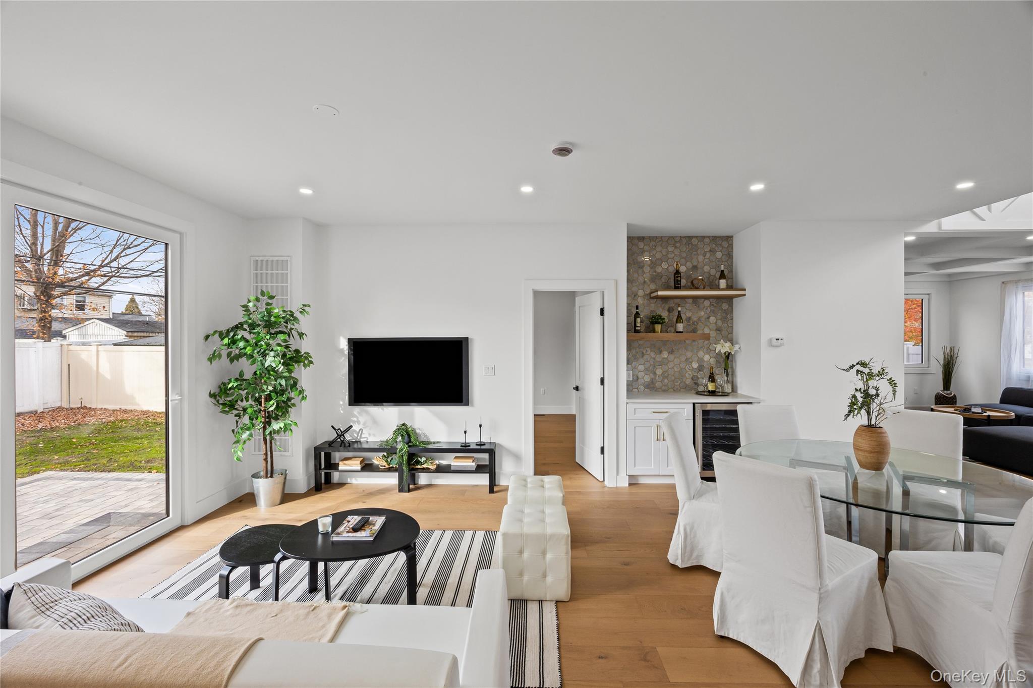 182 Friends Lane, Westbury, NY 11590