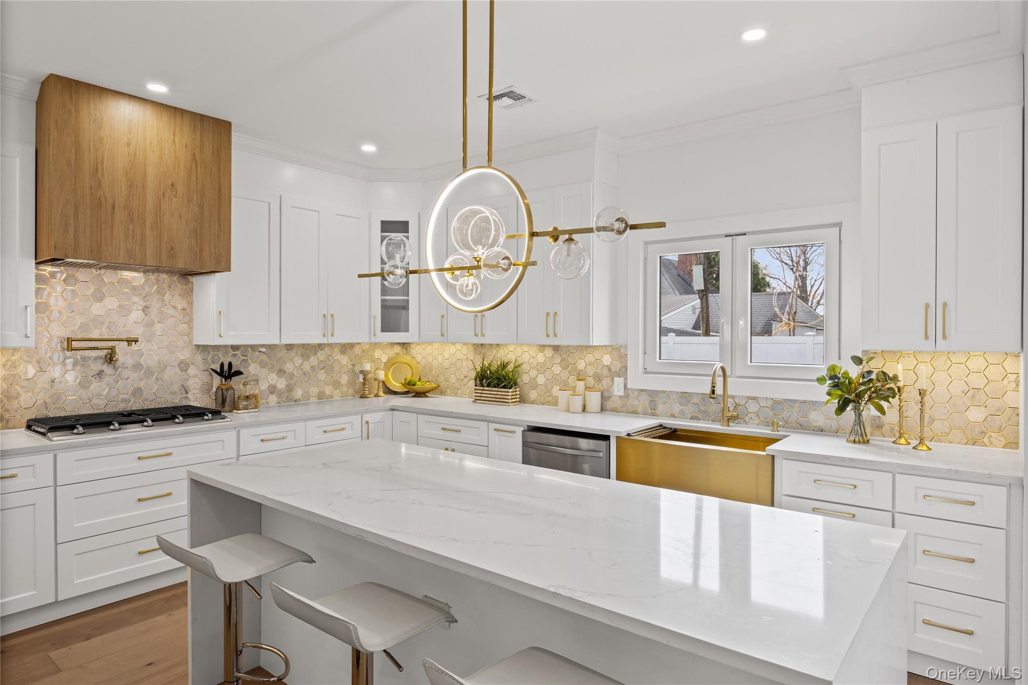 182 Friends Lane, Westbury, NY 11590