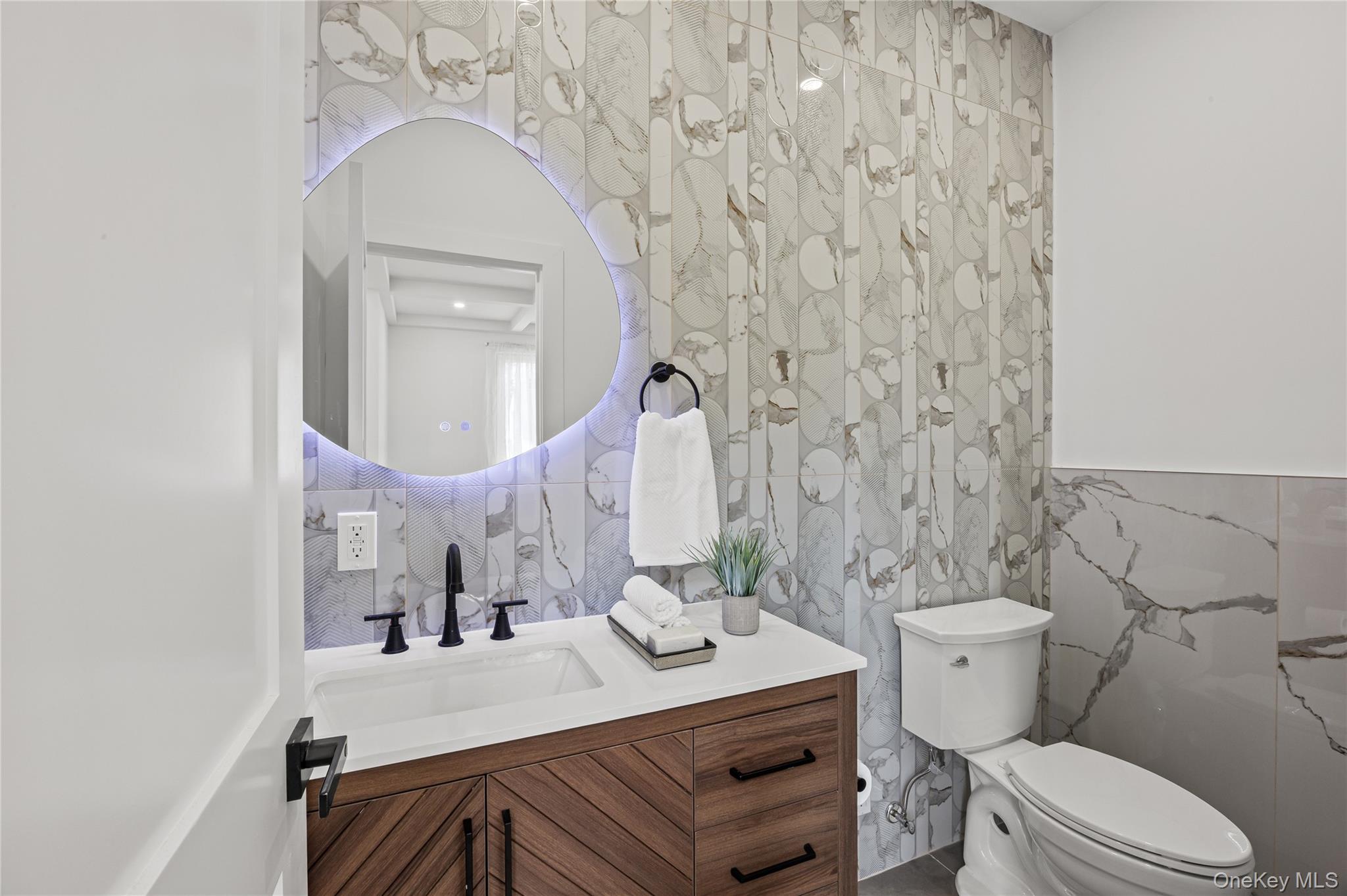 182 Friends Lane, Westbury, NY 11590