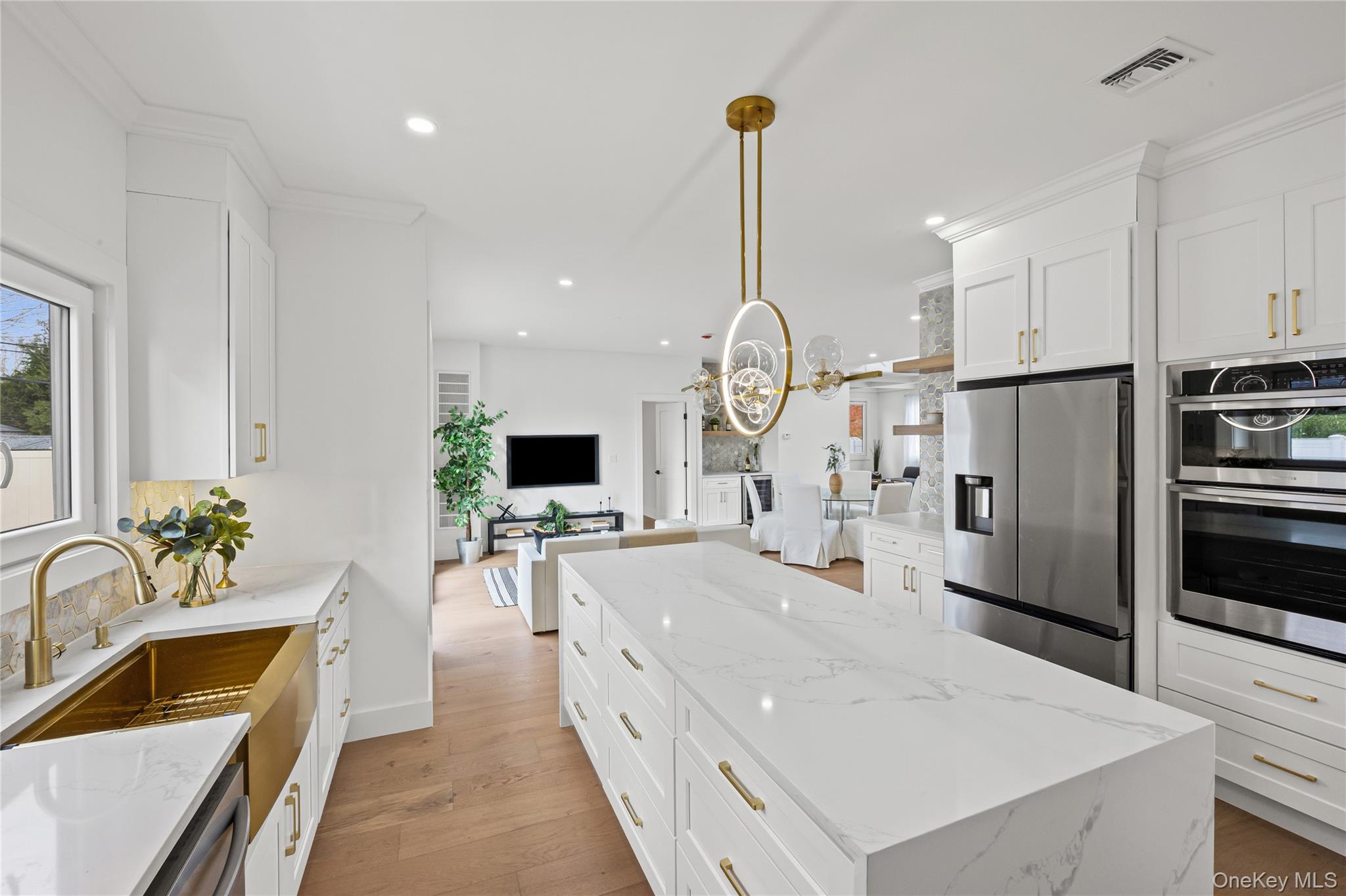 182 Friends Lane, Westbury, NY 11590