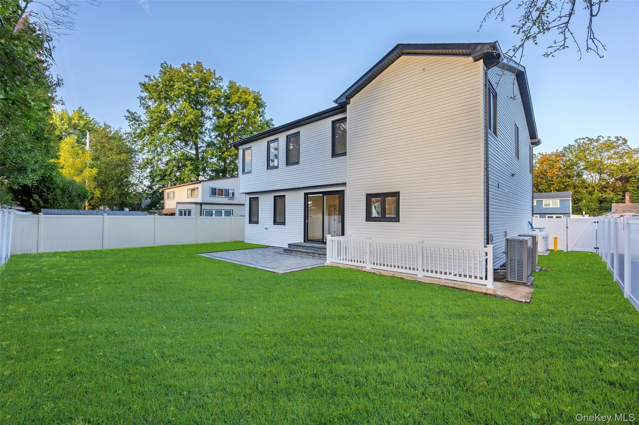 182 Friends Lane, Westbury, NY 11590