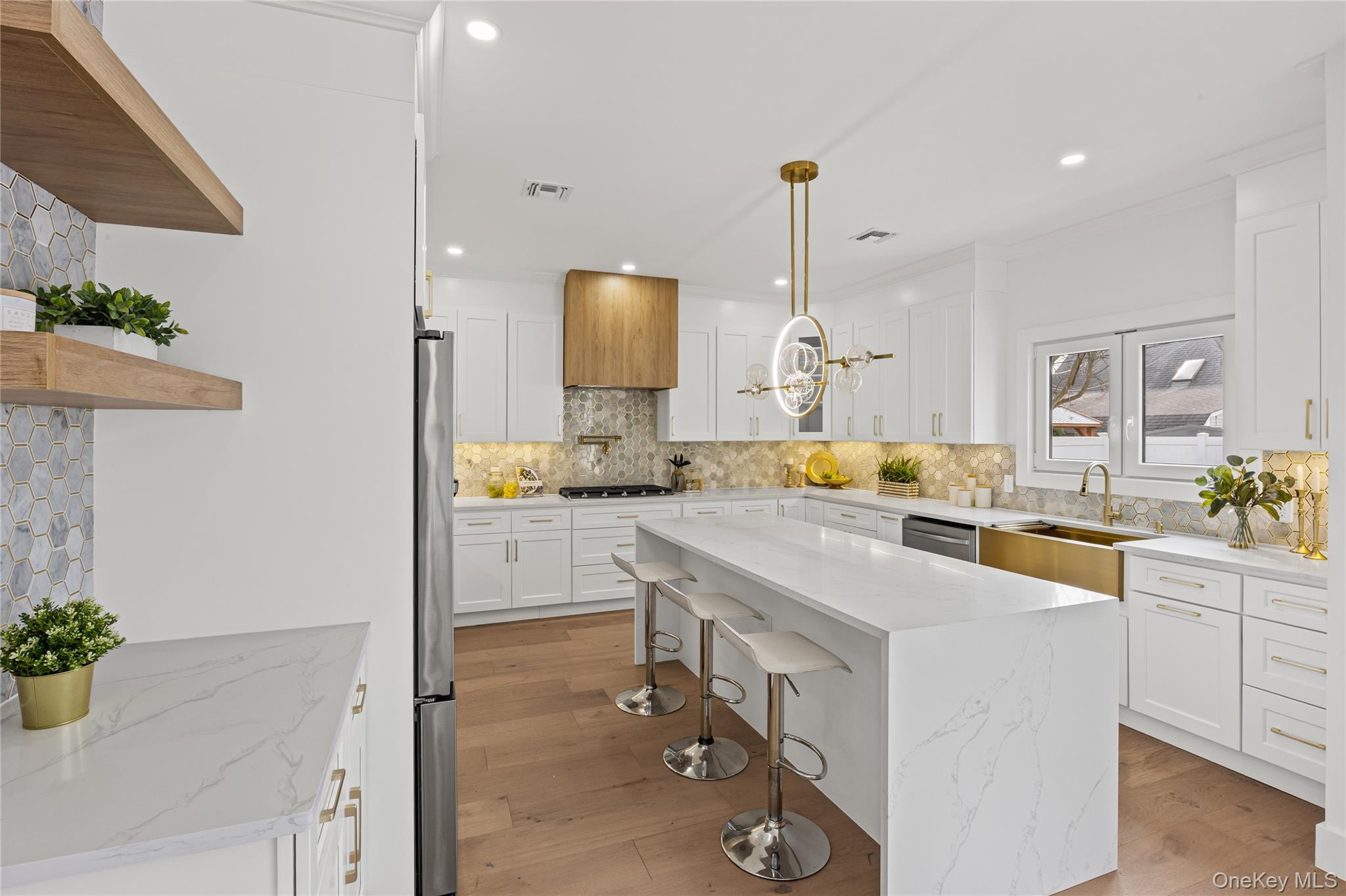 182 Friends Lane, Westbury, NY 11590