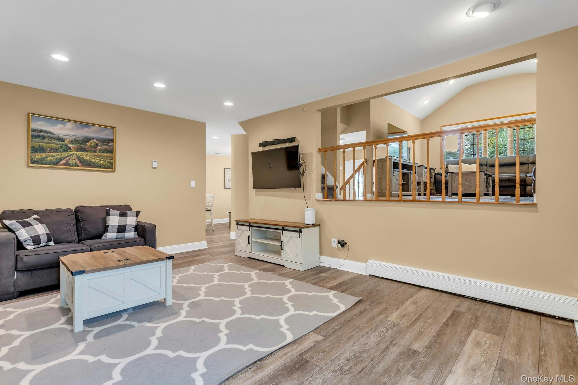 8 Lois Lane, Old Bethpage, NY 11804