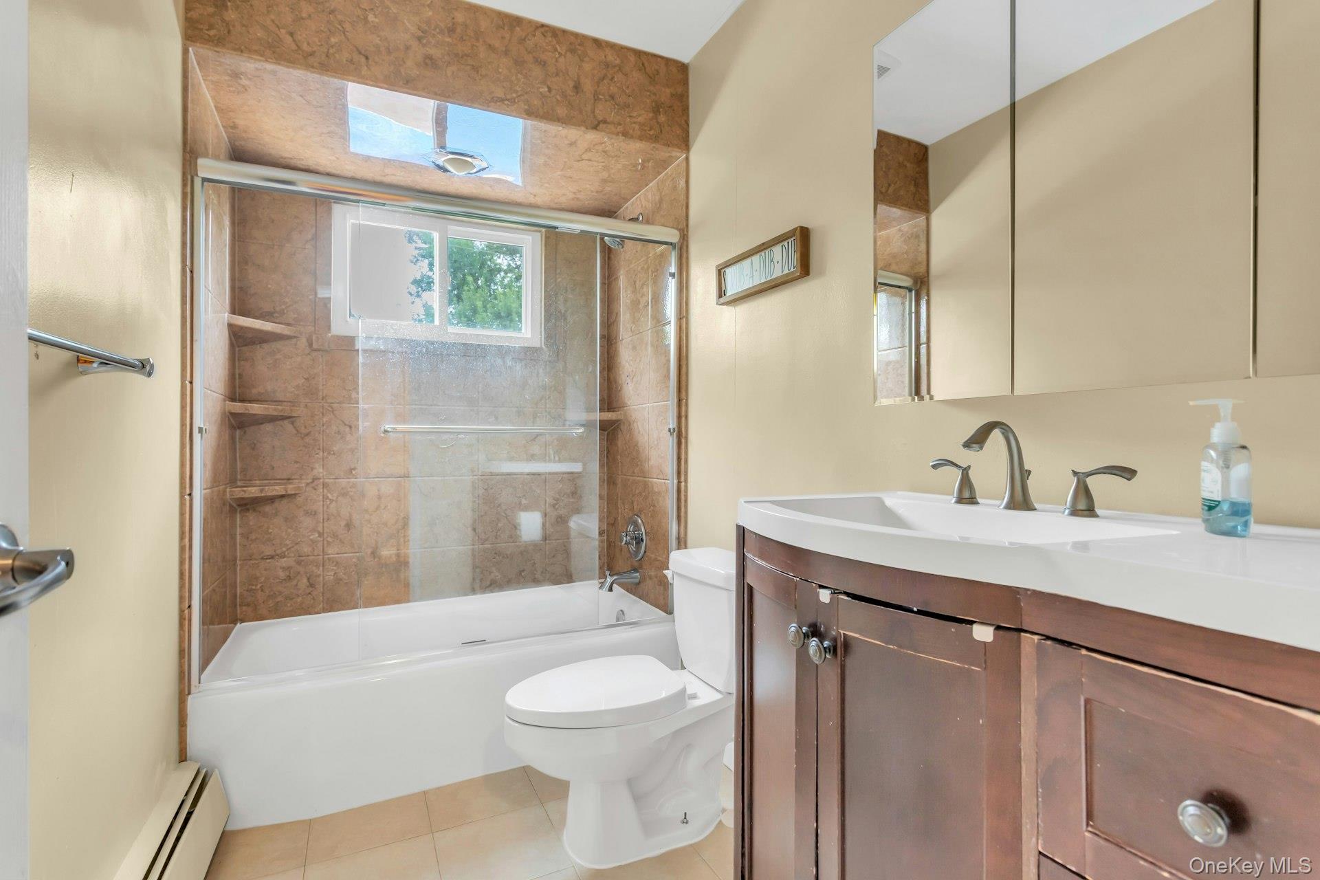 8 Lois Lane, Old Bethpage, NY 11804