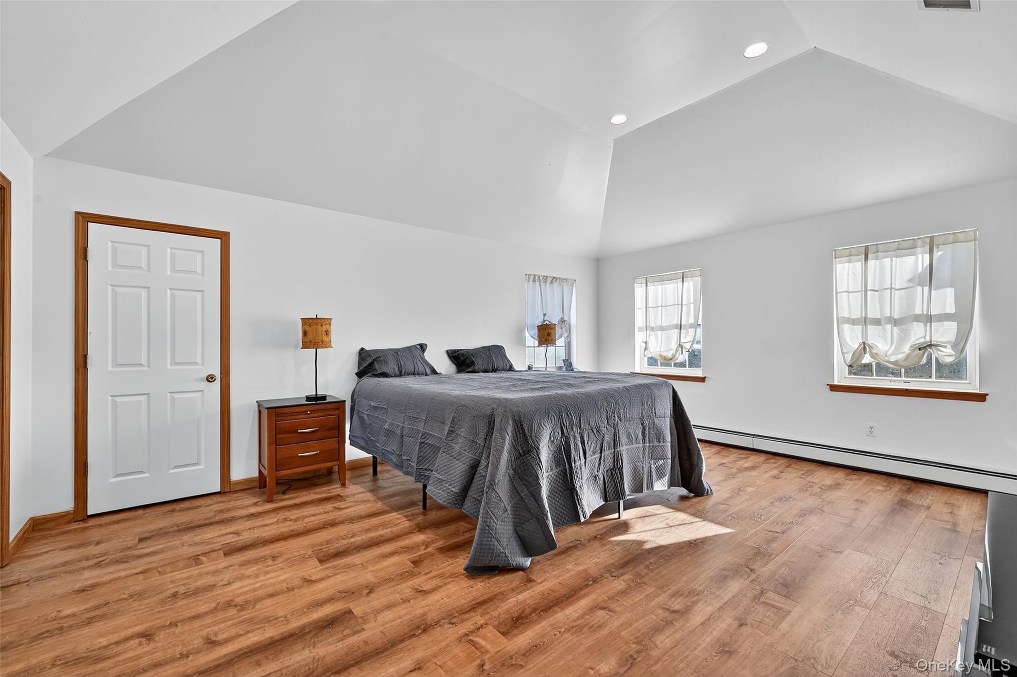 8 Alloway Crescent, Highland Mills, NY 10930