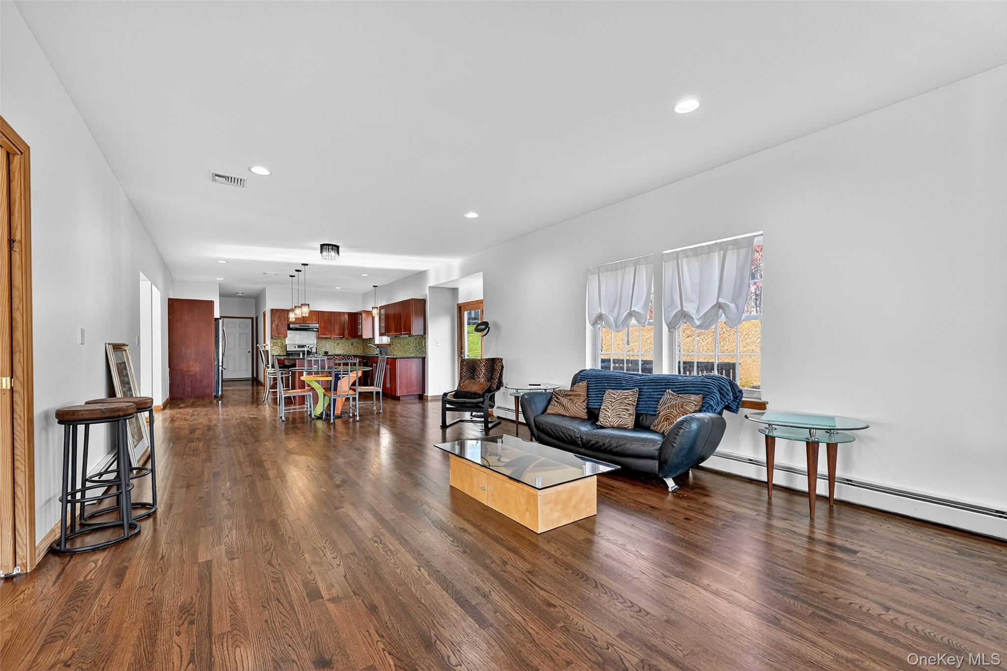 8 Alloway Crescent, Highland Mills, NY 10930