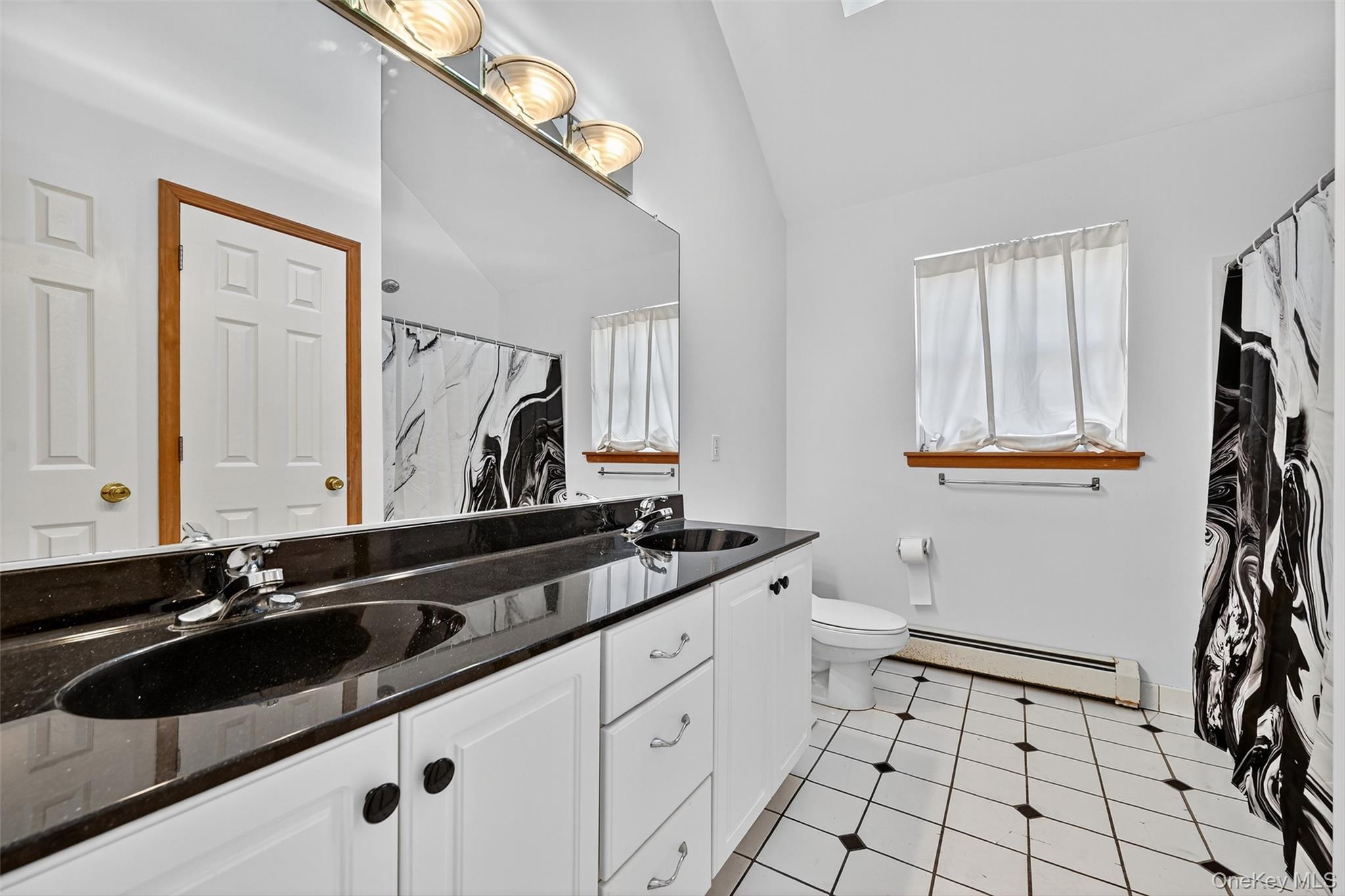 8 Alloway Crescent, Highland Mills, NY 10930