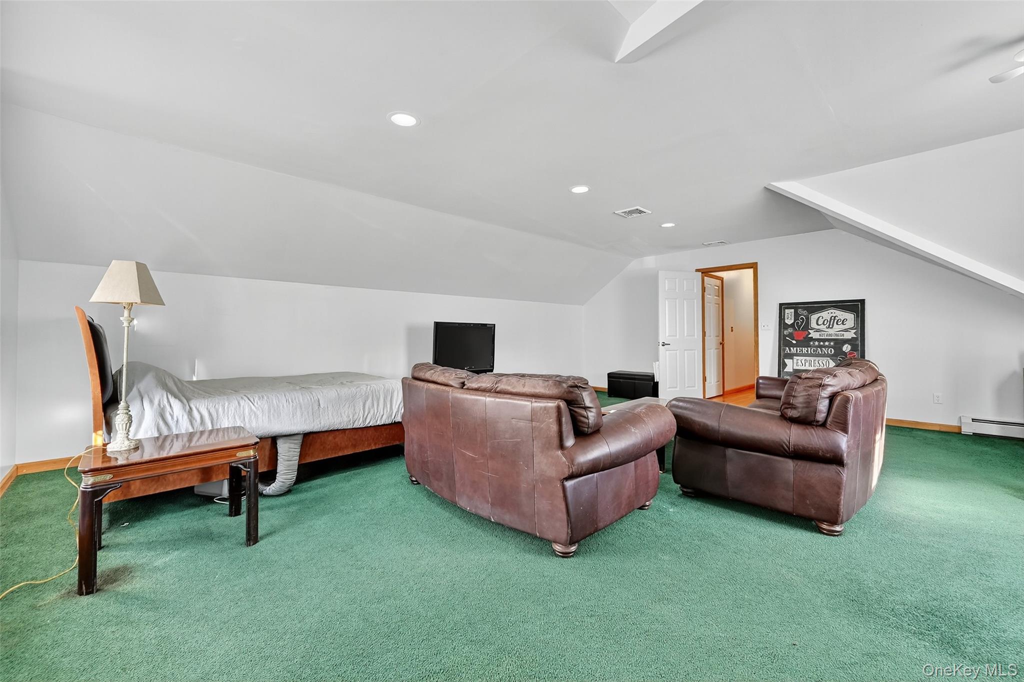 8 Alloway Crescent, Highland Mills, NY 10930