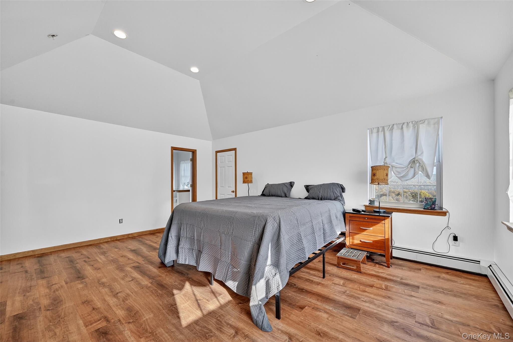 8 Alloway Crescent, Highland Mills, NY 10930