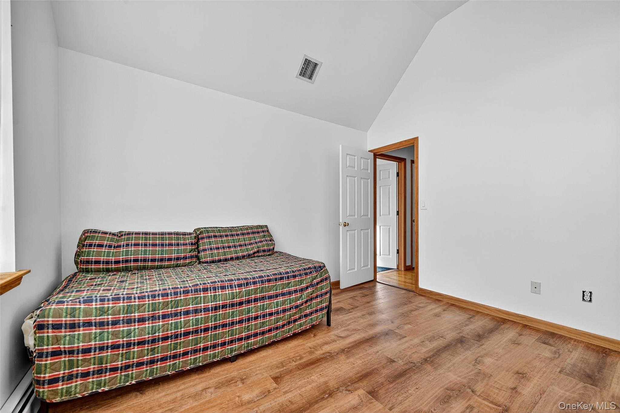 8 Alloway Crescent, Highland Mills, NY 10930