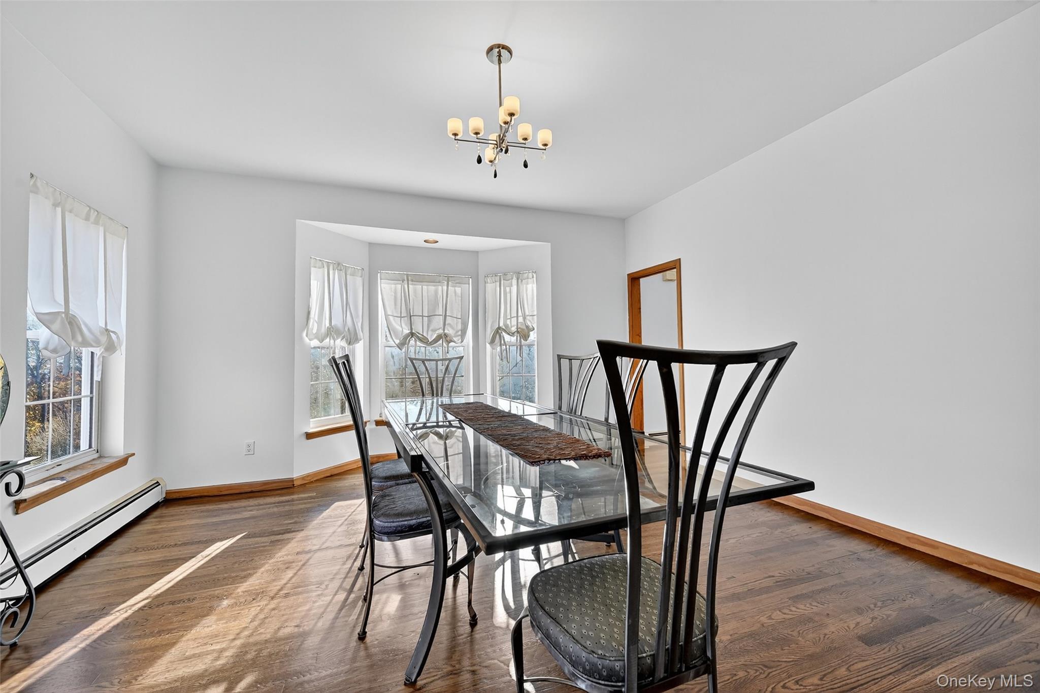 8 Alloway Crescent, Highland Mills, NY 10930