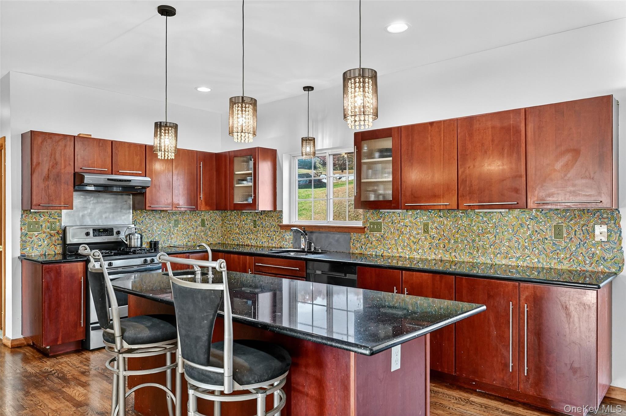 8 Alloway Crescent, Highland Mills, NY 10930