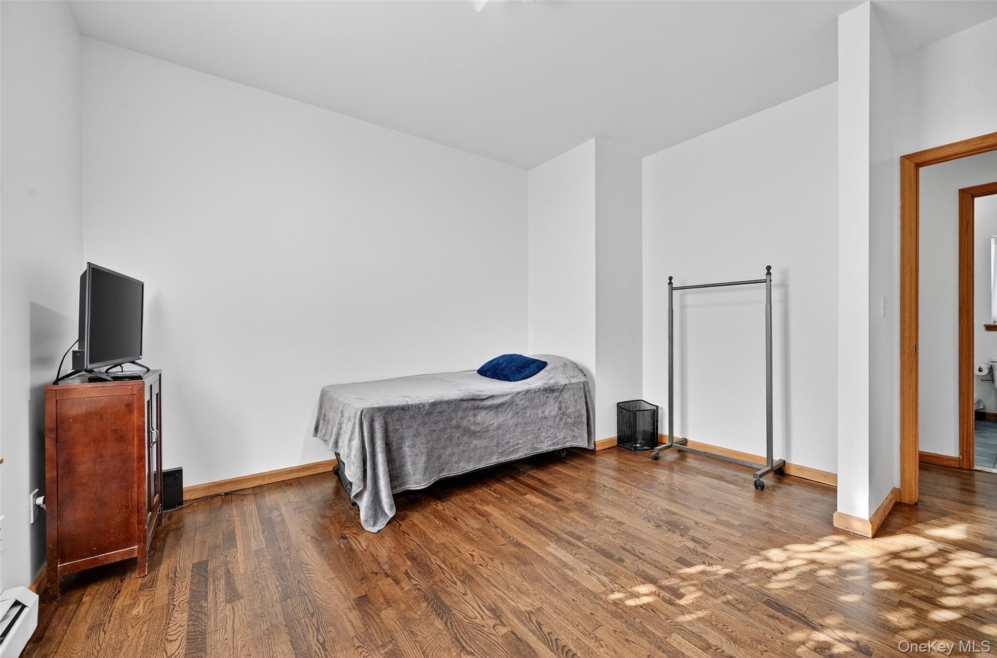 8 Alloway Crescent, Highland Mills, NY 10930