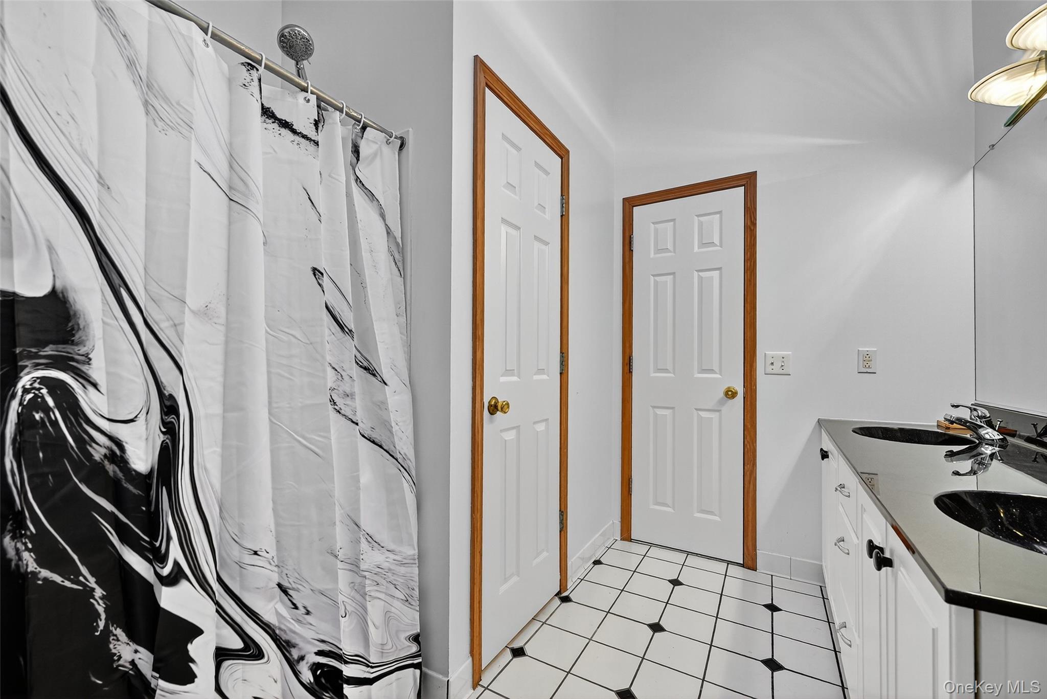 8 Alloway Crescent, Highland Mills, NY 10930