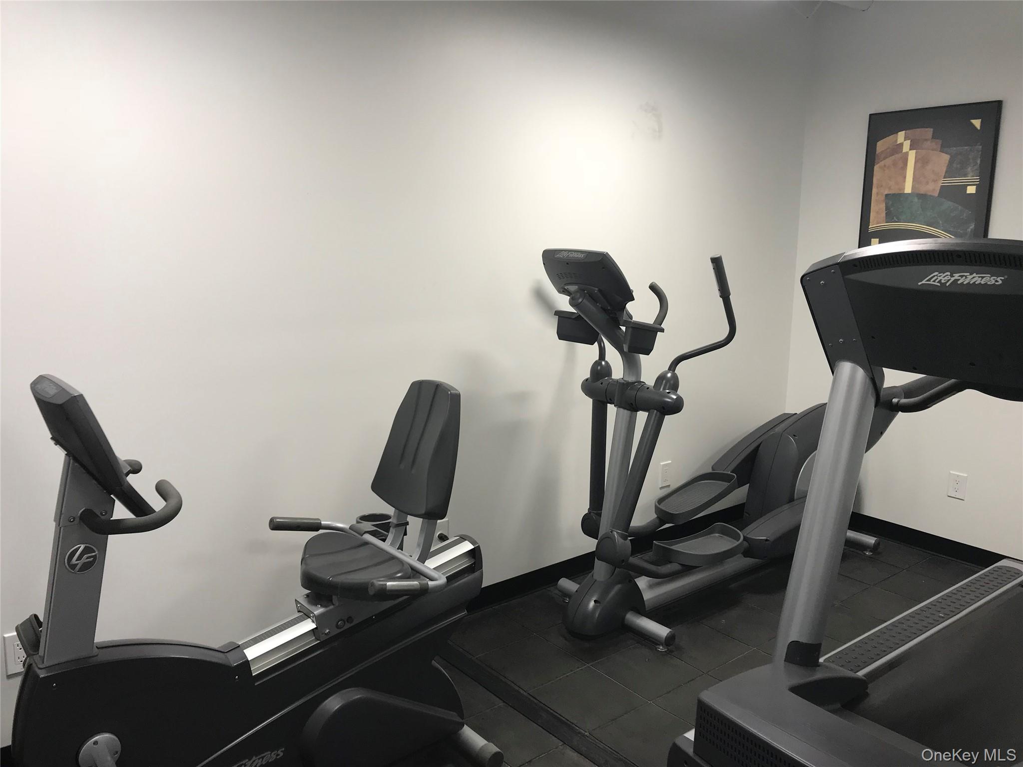 215 E Broadway # 2M, Long Beach, NY 11561