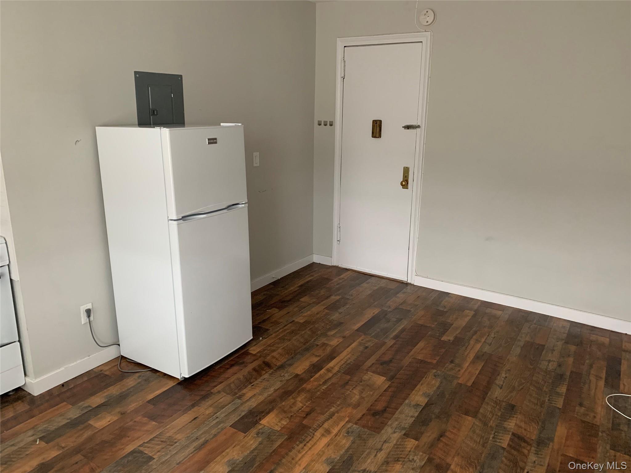 215 E Broadway # 2M, Long Beach, NY 11561