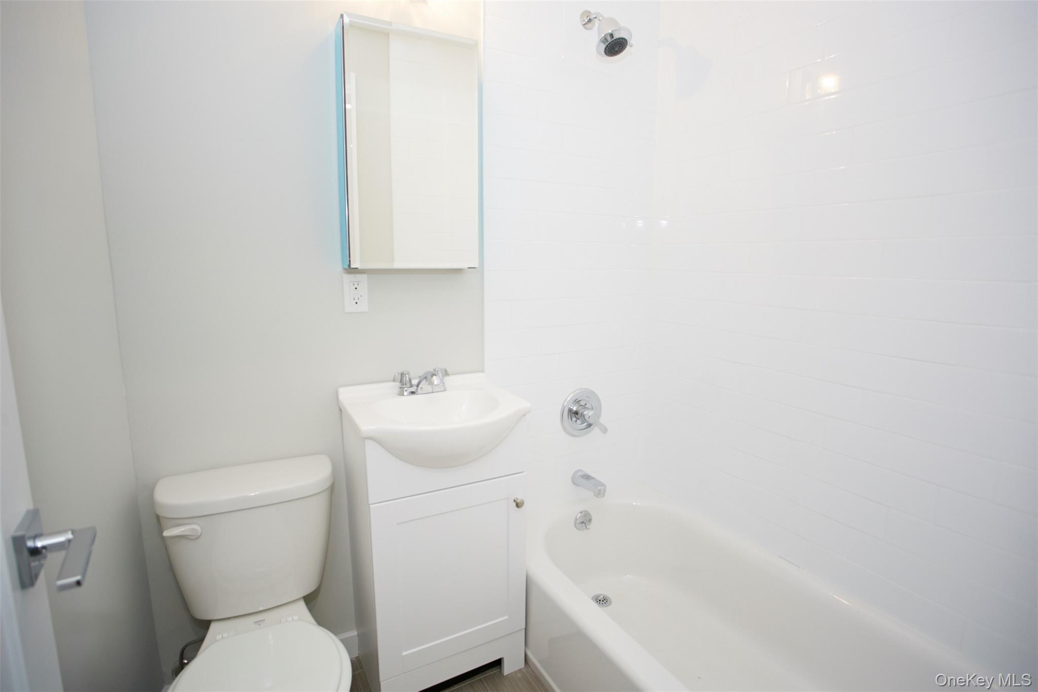 215 E Broadway # 2M, Long Beach, NY 11561