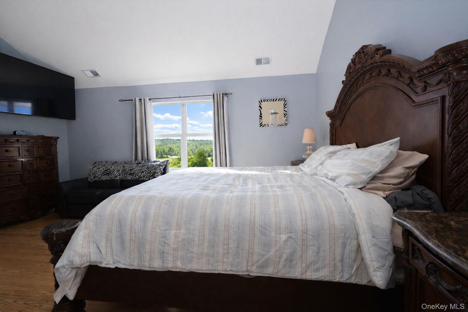 1404 Hawthorn Way, New Windsor, NY 12553