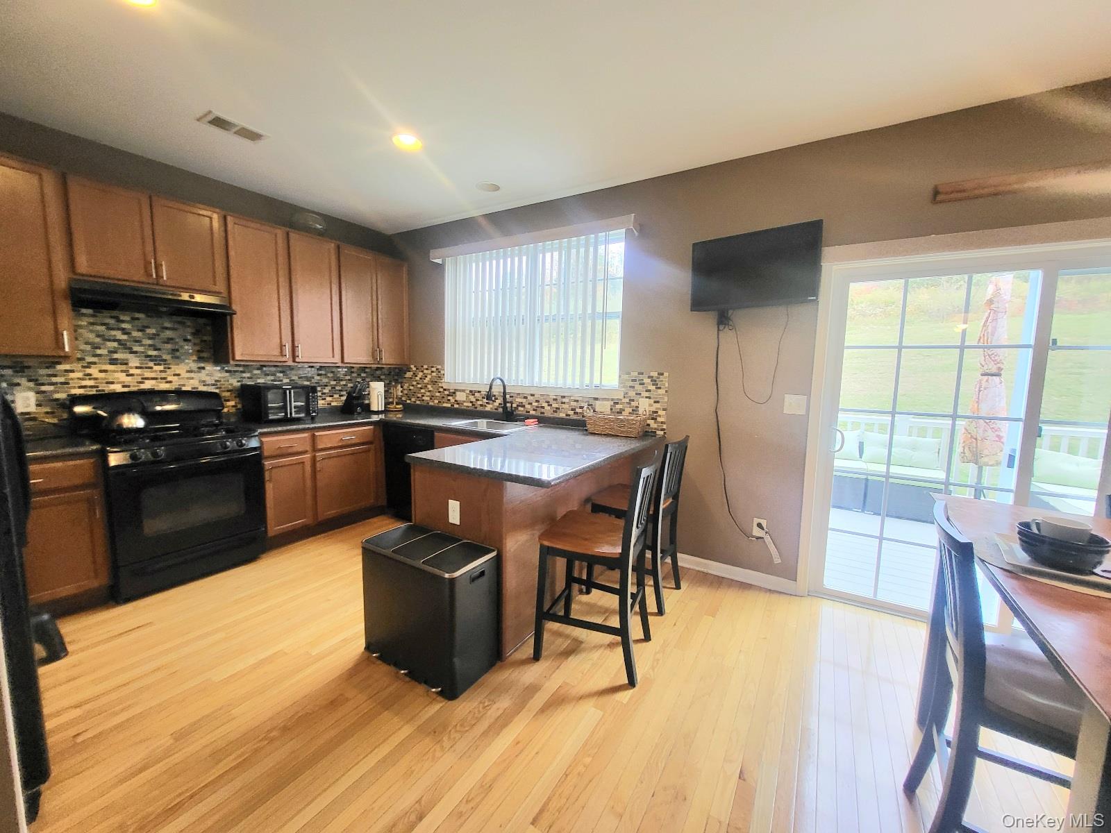 1404 Hawthorn Way, New Windsor, NY 12553