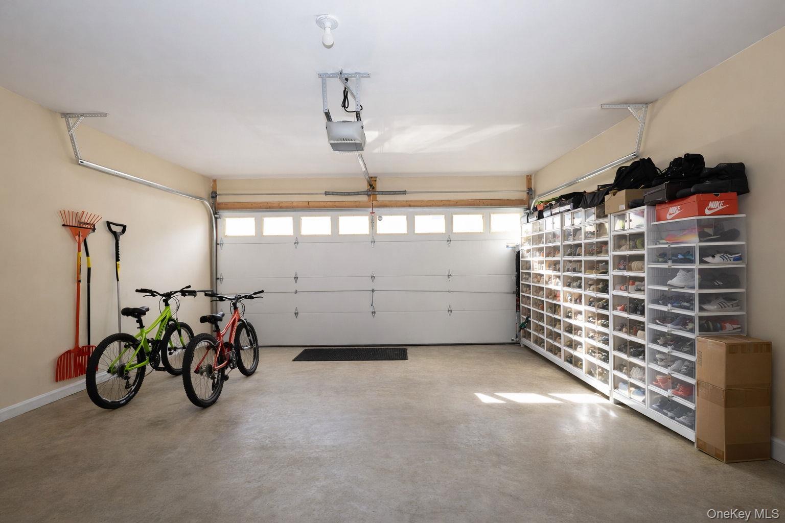 1404 Hawthorn Way, New Windsor, NY 12553