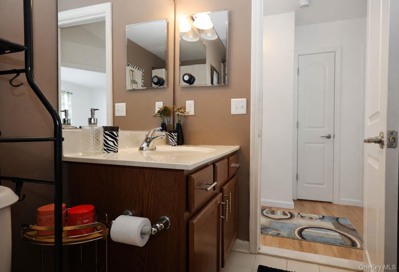 1404 Hawthorn Way, New Windsor, NY 12553